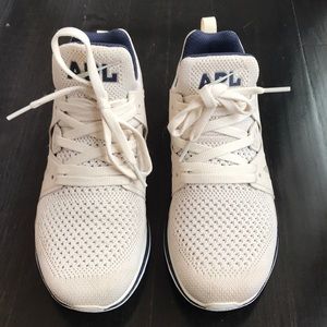 Women’s APL ascend tennis shoe